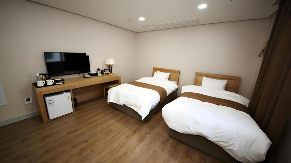Hotel Aroha Jeju Seogwipo Dış mekan fotoğraf