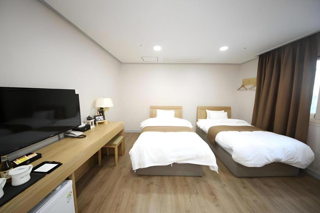 Hotel Aroha Jeju Seogwipo Dış mekan fotoğraf